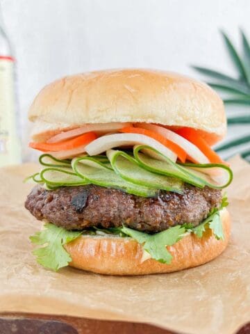 beef banh mi burger featured image.